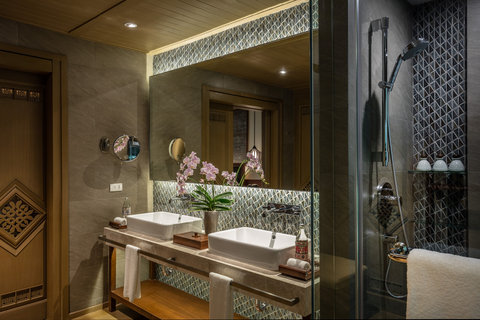 Pavilion - Bathroom