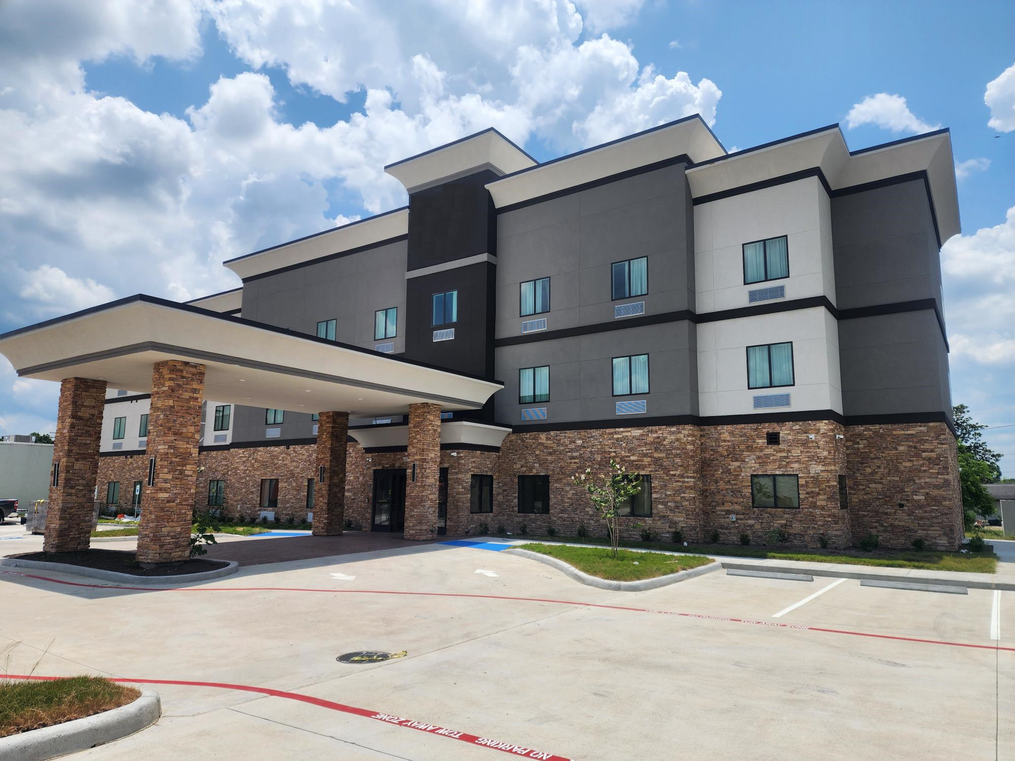 Holiday Inn Express & Stes Dayton Hwy 90