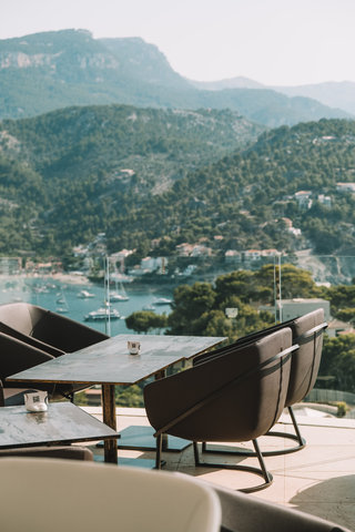 Sunset Lounge