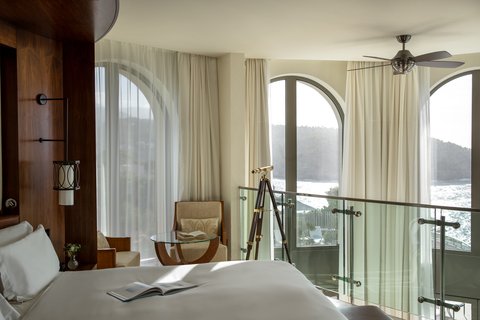 Signature Suite The Lighthouse Room
