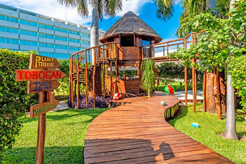 Disfrute con su Familia en Cancún en un hotel de Lujo