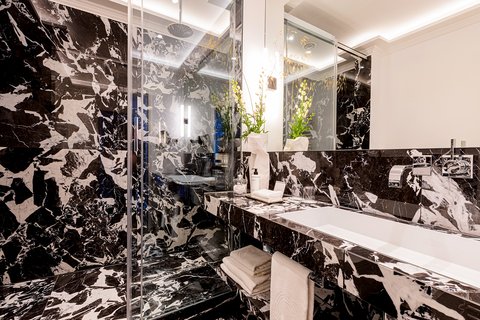 Suite Domblick Bathroom