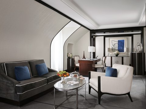 Eiffel Tower Suite Living Room