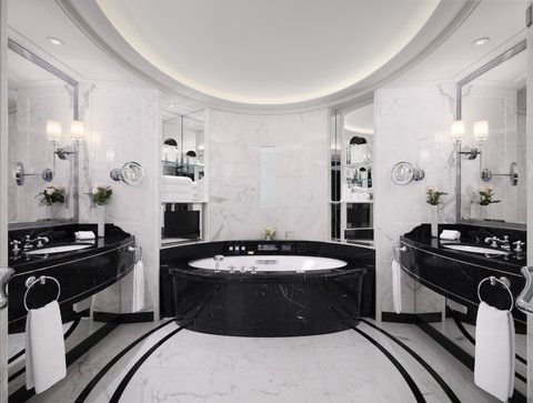 Katara Suite Bathroom