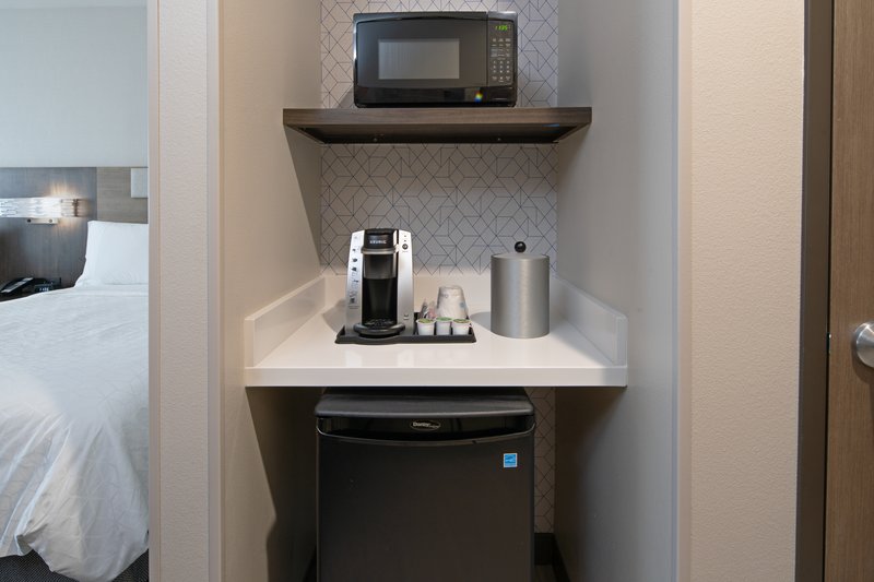 Holiday Inn Express and Suites Valencia – Santa Clarita