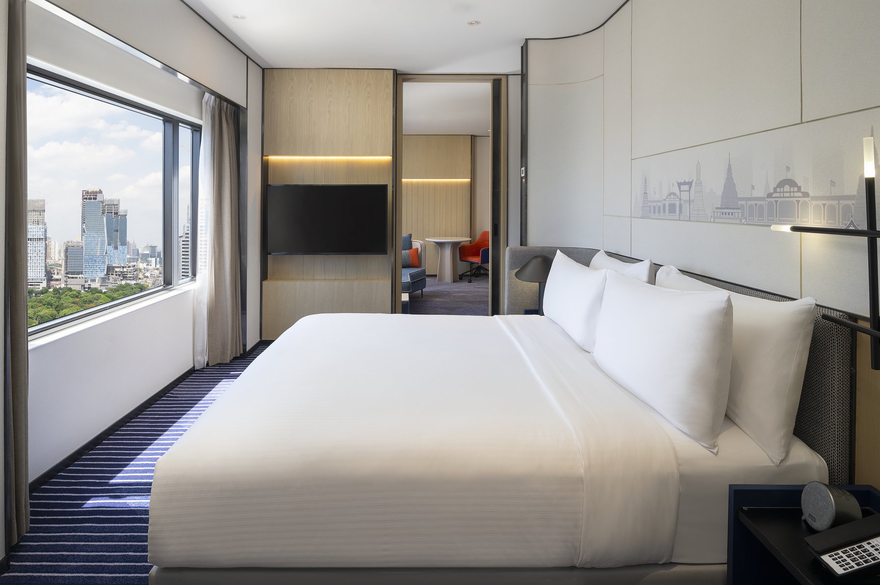 Crowne Plaza Bangkok Lumpini Park Room Type - 1 King Junior Suite Lumpini View Kitchenette Smoking Crowne Plaza Bangkok Lumpini Park Room Type - 1 King Junior Suite Lumpini View Kitchenette Smoking