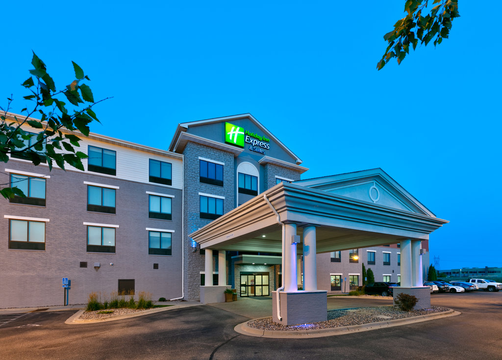 We are minutes from Canterbury, Valleyfair and Mystic Lake Casino!