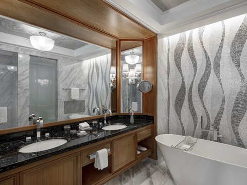 DJB_Premier_Sea_View_Room_Bathroom