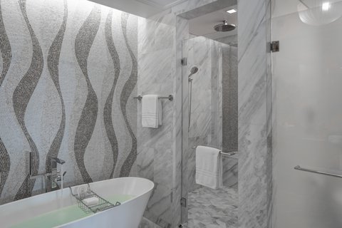 DJB_Jumeirah_Skyline_Suite_Bathroom