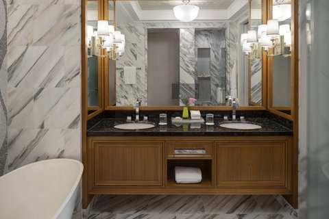 DJB_Four_Seasons_Sea_View_Suite_Bathroom