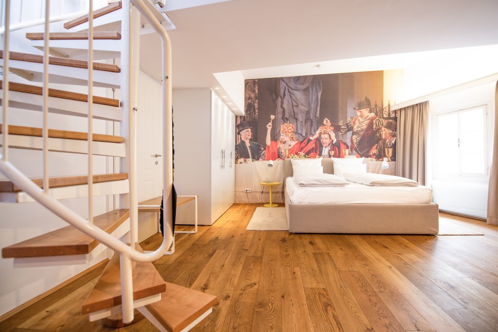 Guest photo