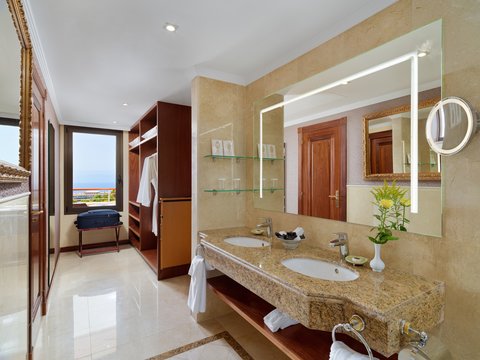 superior ocean bathroom