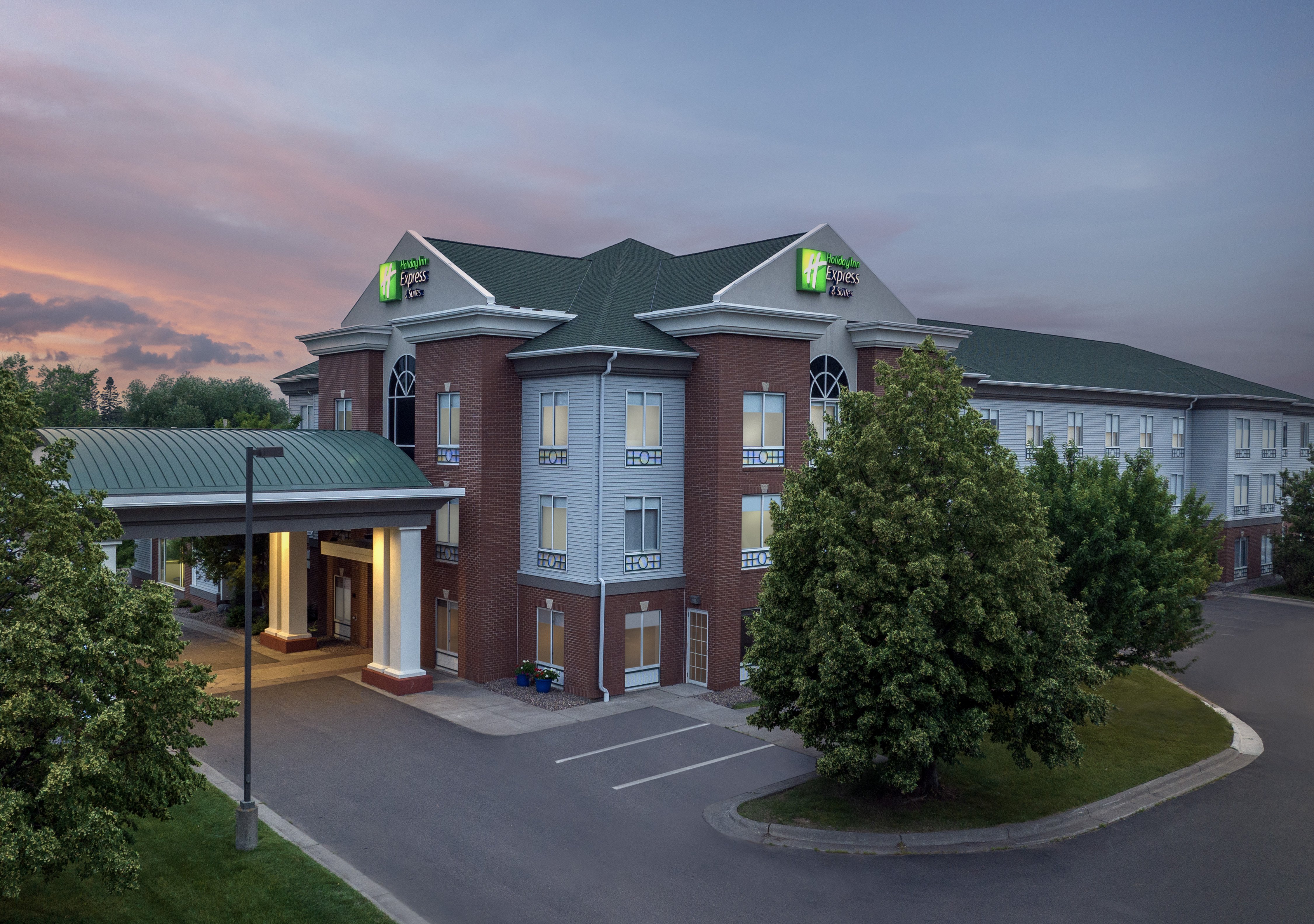 Holiday Inn Express & Suites
