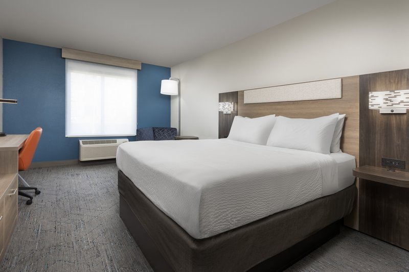 1 KING BED NONSMOKING
