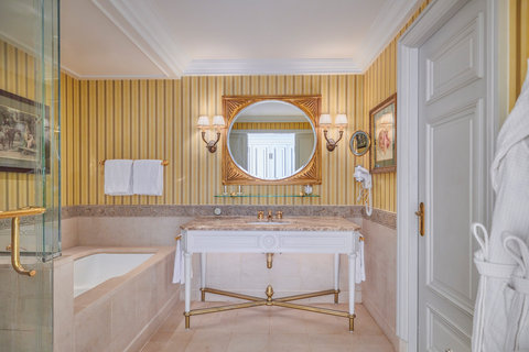 Sea-View Suite