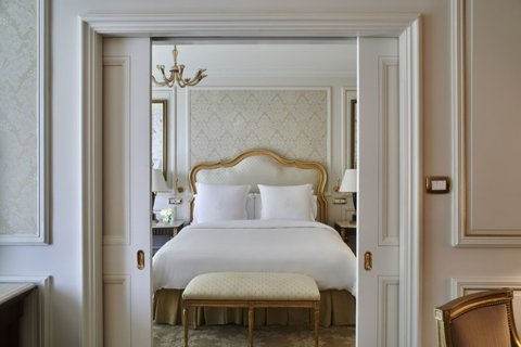 Premium Suite Bedroom