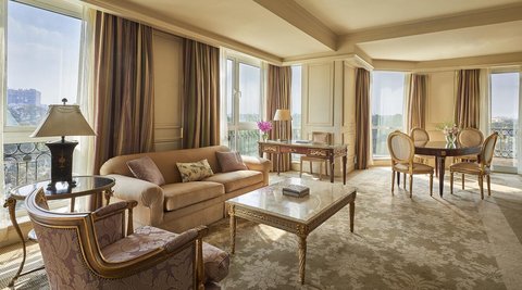 Diplomatic Suite Living