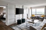 1 Bedroom Executive Suite, 1 King, Non-Private Sofa bed, Ford Lake view, Partial Golf view