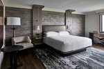 1 Bedroom Executive Suite, 1 King, Non-Private Sofa bed, Ford Lake view, Partial Golf view