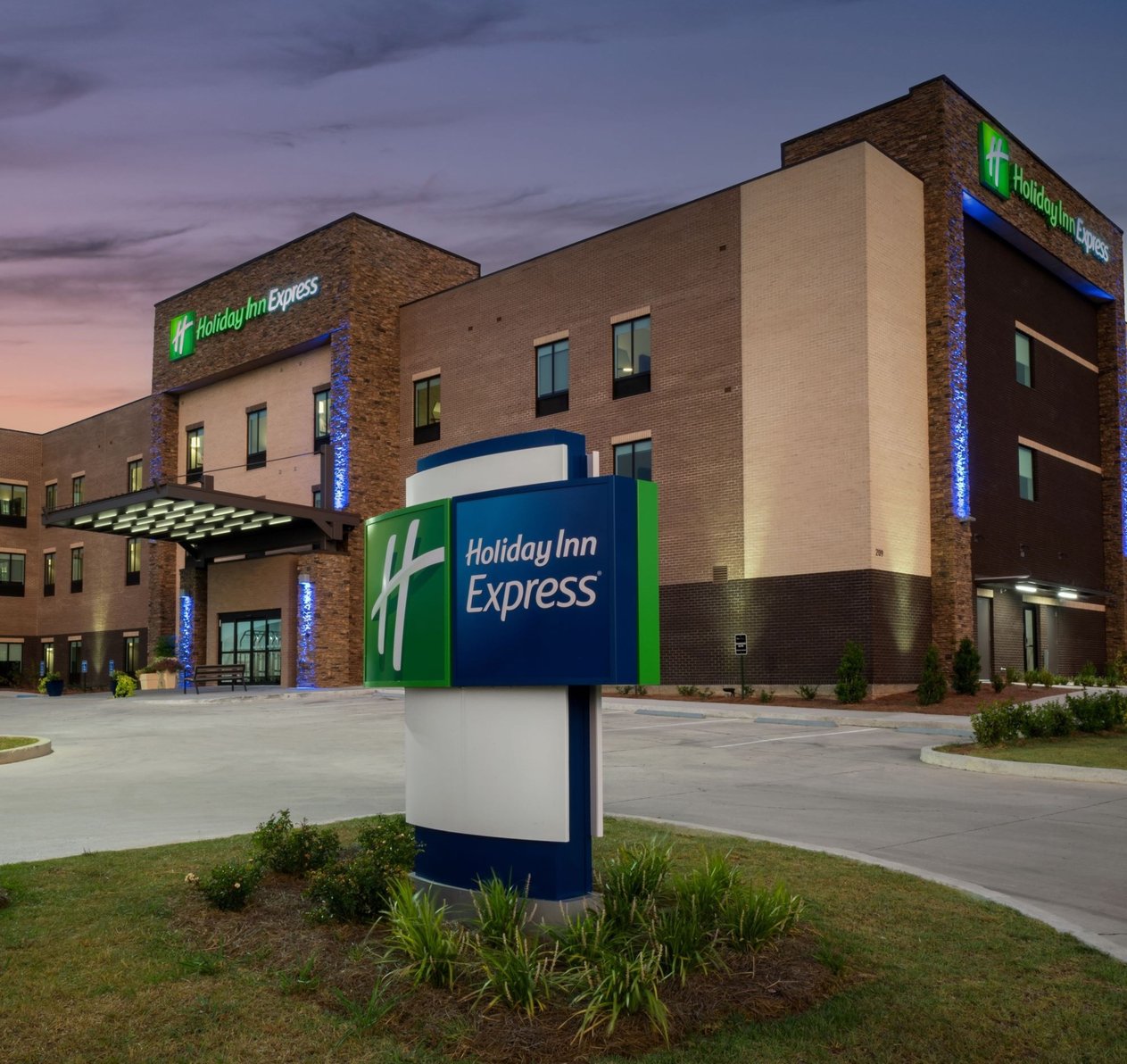 Welcome to the Holiday Inn Express West - Univ Area!