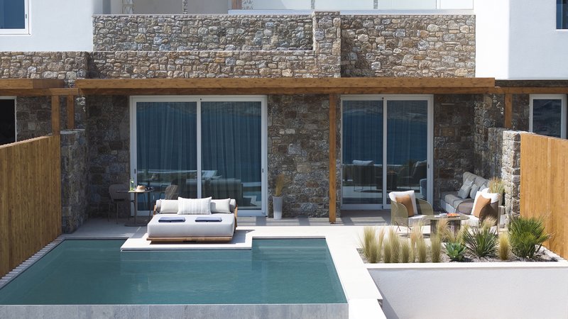 Bill And Coo Suites And Lounge