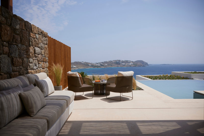 Bill And Coo Suites And Lounge