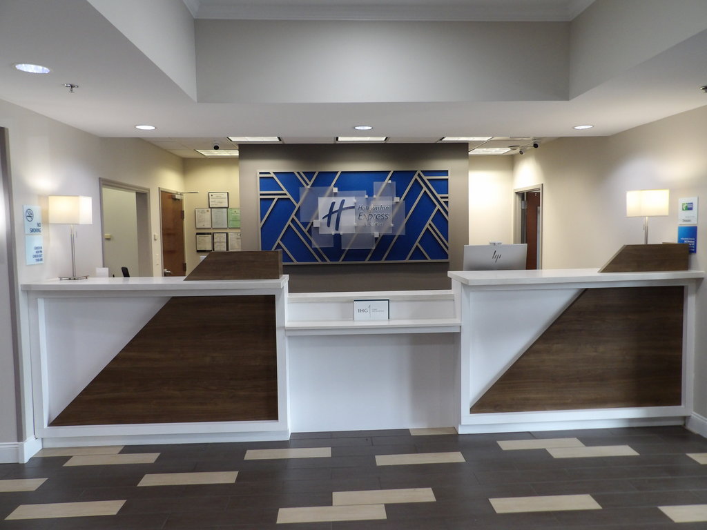 Holiday Inn Express & Suites HUNTSVILLE AIRPORT, Madison