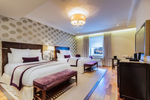 Signature Queen Room