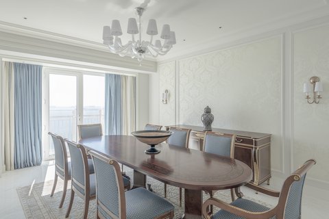 Presidential Suite Dining