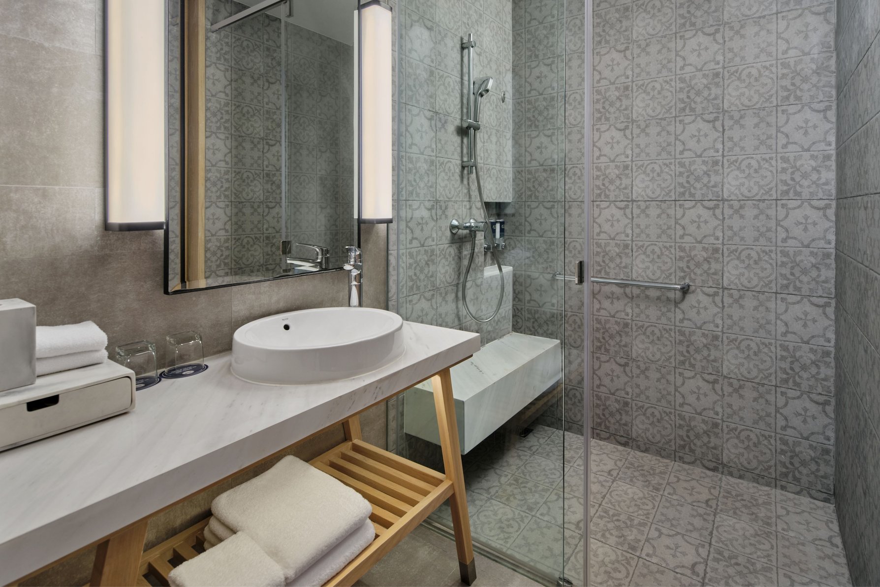 Four Points by Sheraton Phuket Patong Beach Resort Room Type - Guest room, 2 Double, Sofa bed