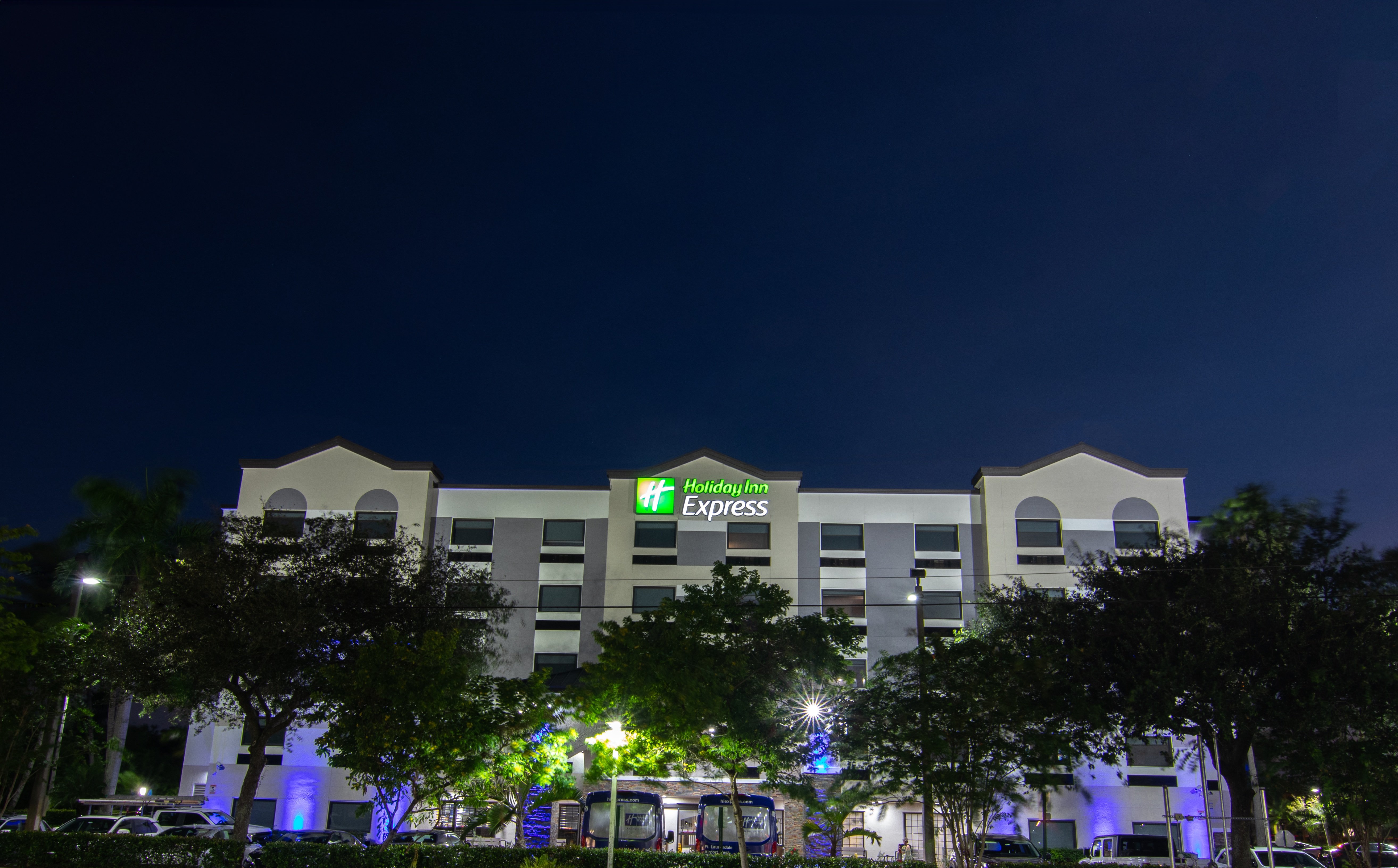 Holiday Inn Express & Suites FLL Arpt W