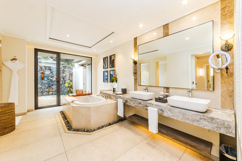 Maradiva Bathroom