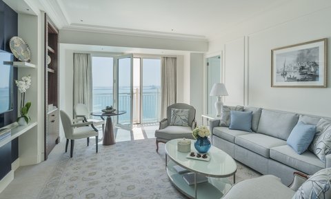 Four Seasons Executive Suite Living