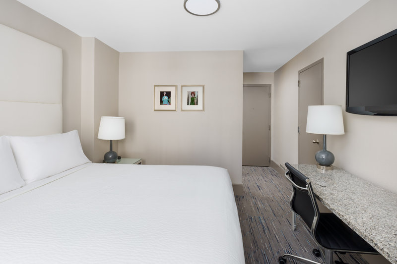Holiday Inn Express Chicago – Magnificent Mile