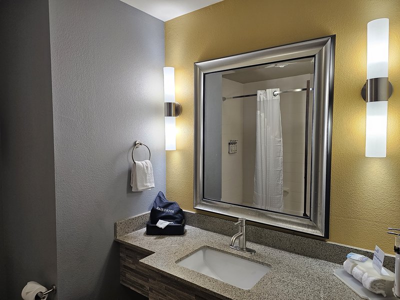 Holiday Inn Express and Suites Perry-National Fairground Area