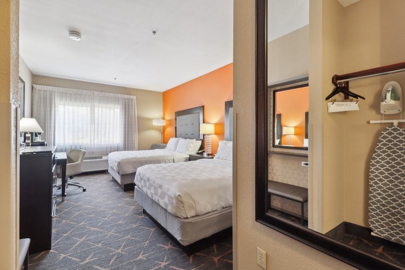 2 QUEEN BEDS NONSMOKING