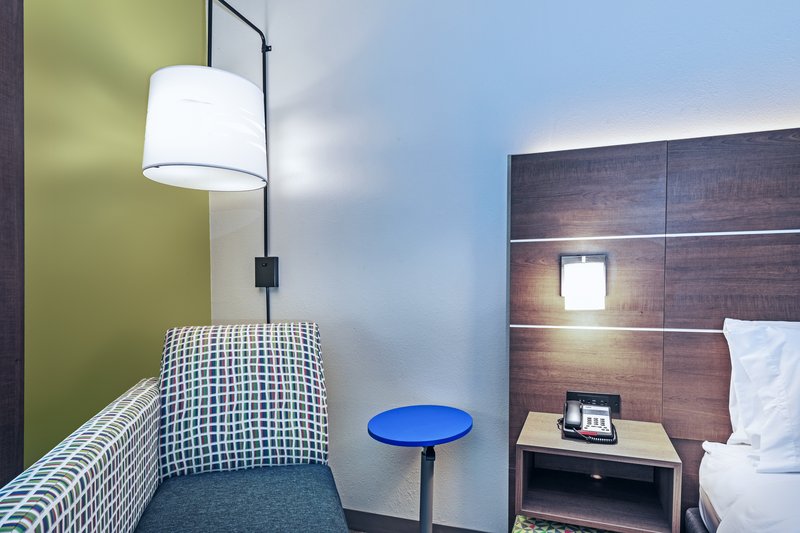 HOLIDAY INN EXP STES SULPHUR