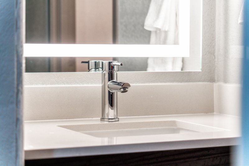 Holiday Inn Express and Suites Phoenix – Mesa West