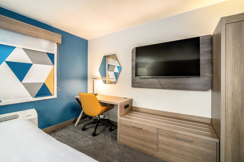 Holiday Inn Express and Suites Phoenix – Mesa West