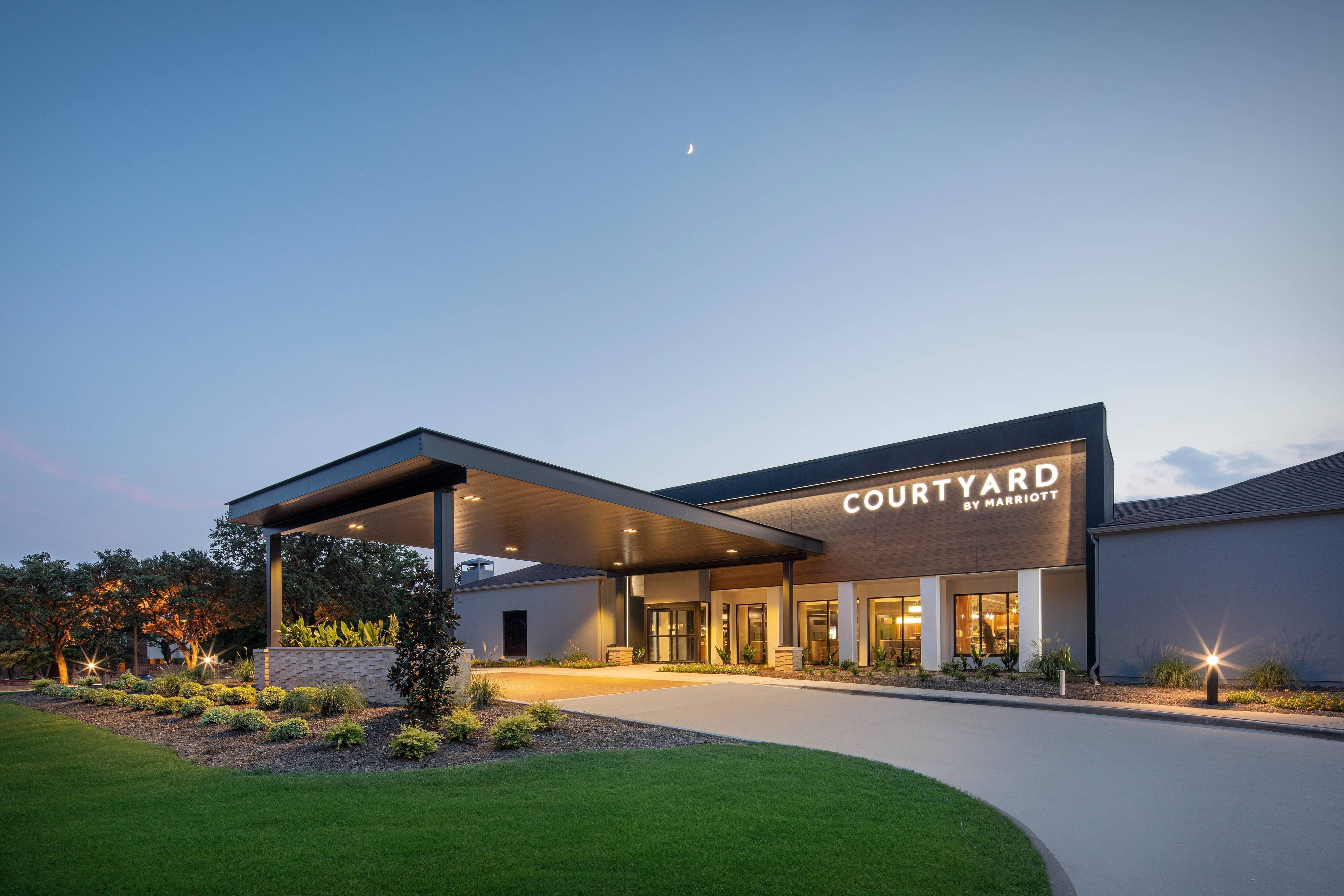 Courtyard Dallas Addison/Midway