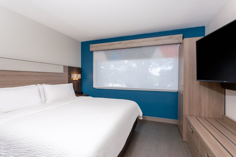 HOLIDAY INN EXPRESS CLEARWATER