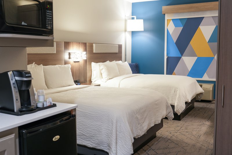 HOLIDAY INN EXP STES CEDAR HIL