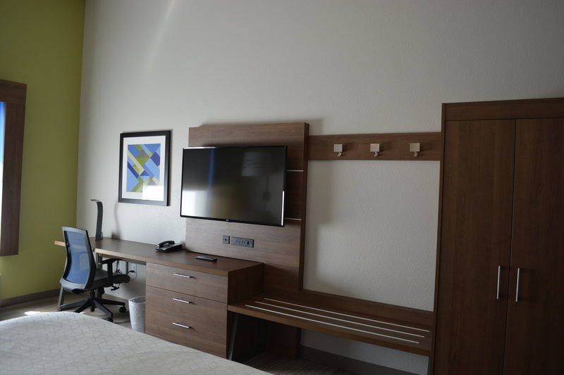 Holiday Inn Express and Suites Liberal