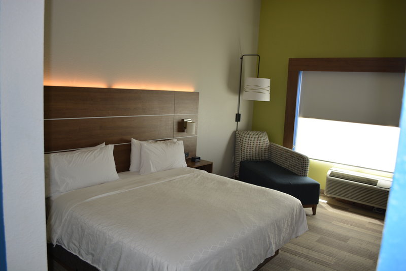 Holiday Inn Express and Suites Liberal