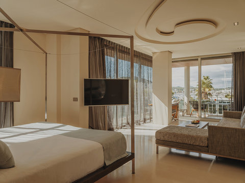 Corner Suite - Bedroom
