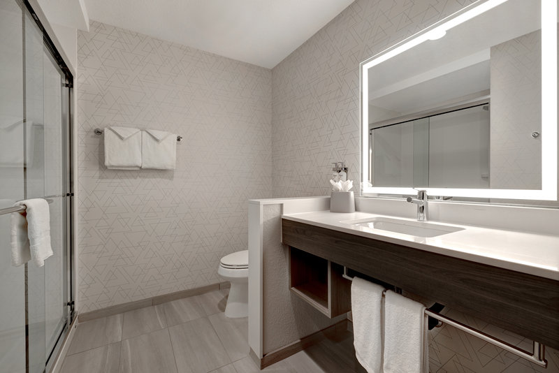 Holiday Inn Express and Suites Ontario – Chino Hills
