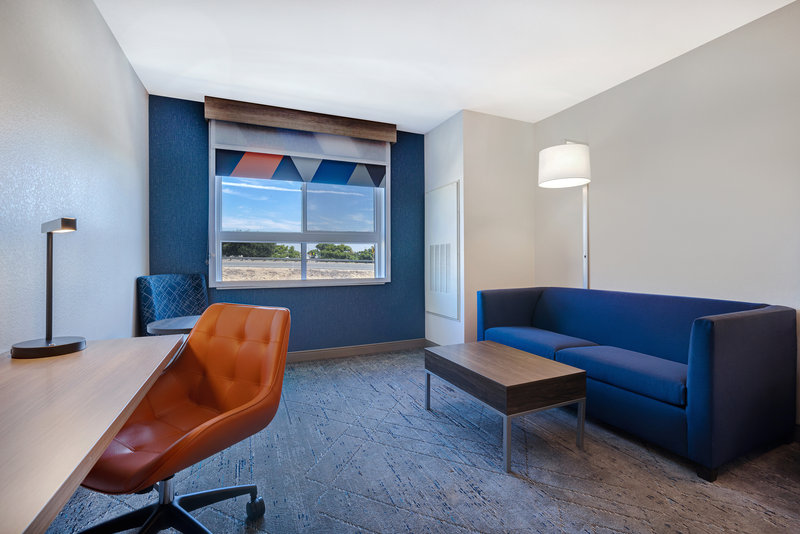 Holiday Inn Express and Suites Ontario – Chino Hills