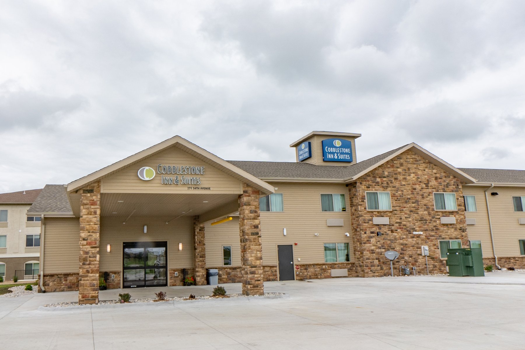 Cobblestone Inn & Suites