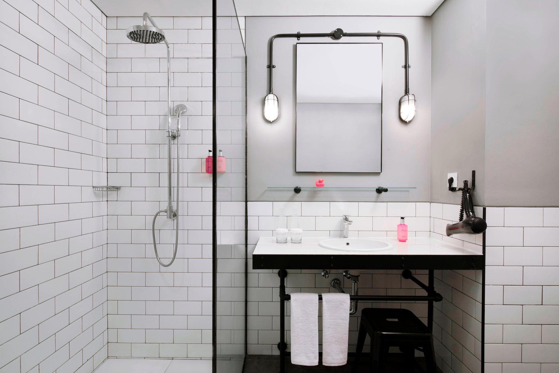 Moxy Bandung by Marriott Room Type - Larger Guest room, Queen, City view