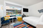 Splash, Guest room, 1 King, Poolside view